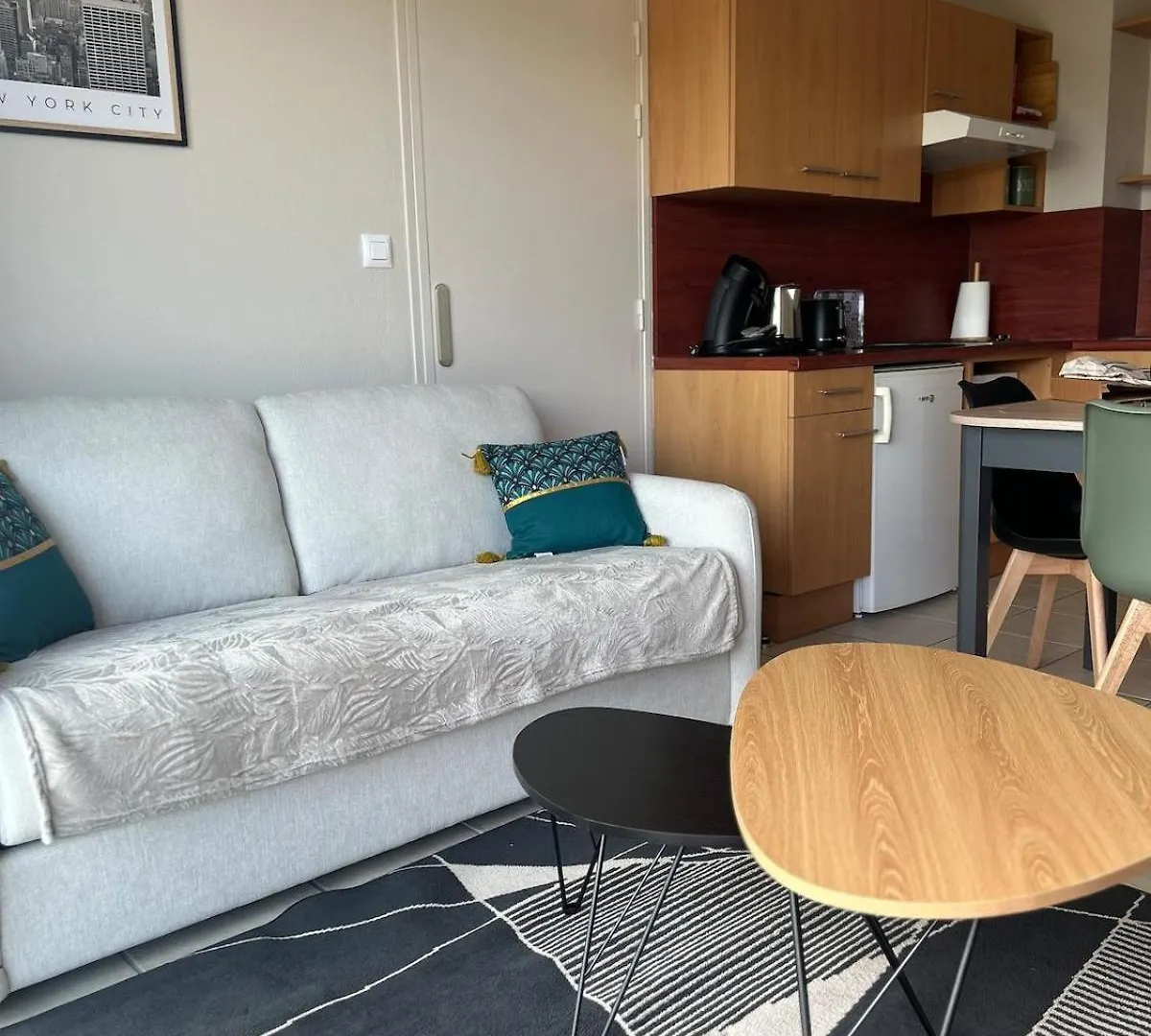 Ferienwohnung L'Erable T2 Climatise Trébas 0*,